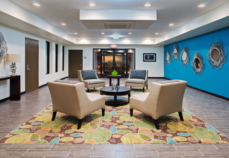 홀리데이 인 익스프레스 & 스위트 와이오미싱 외부 전경