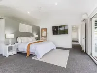 Hamptons White House