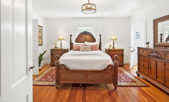 Historic in Downtown St Aug Steps to Ice Plant