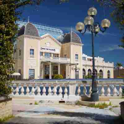 Hôtel Casino des Palmiers Hotel Exterior