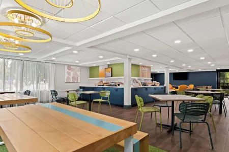 Spark by Hilton Hummelstown Hershey