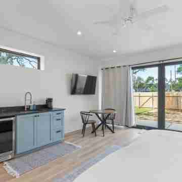 New SPA! Dwntwn DRIP Bluff St Cottage & Guest House! Walk to Food, Bars & Music! Rooms