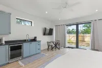 New SPA! Dwntwn DRIP Bluff St Cottage & Guest House! Walk to Food, Bars & Music!
