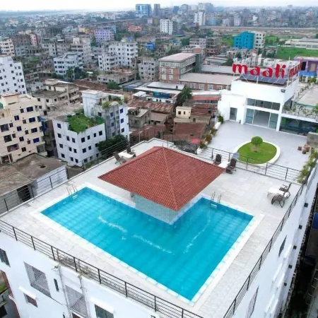 300sqft 5 Studio Gym & Pool Access