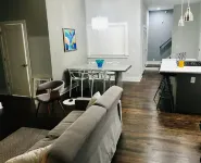 Convenient Access to Airport and Downtown - Modern Retreat Hotels in East Point