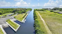 Almare – Gulf Access, Pool, Spa & Boat Dock - 2-Star
