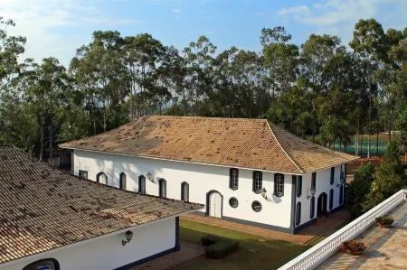 San Raphael Country Hotel Отели рядом с достопримечательностью «Camping Fazenda Paineiras de Itu Ltda»