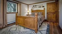 River Pines~Downtown Waterfront w/ Wildlife Watching!Firepit,Snowmobile,Biking