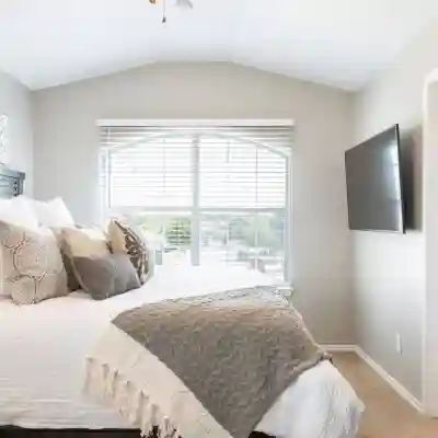 Charming! 3BR/2.5BA two-story home near Lackland AFB! Fully equipped kitchen Rooms