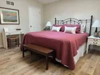 Delightful 5-bedroom house near Lake Delavan with AC, WiFi