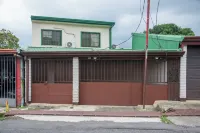 Aloj Entero 1km Juan Santamaría Airport