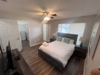 Seaside Serenity-Charming 3-bedroom-10 min drive to Bradenton Beach