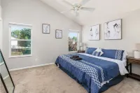 Minutes to Polaris Mall, Cozy 3bd Home, Large Backyard w/ Games Hotels in Columbus City Township