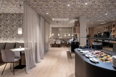 Hotel & Spa Goldene Rose Отели рядом с достопримечательностью «Cathedral of Saint George»