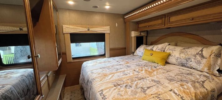Cozy Pet-Friendly RV with Spectrum TV, WiFi,  AC in charming Zephyrhills, Fl Ξενοδοχεία στην πόλη Pasco County