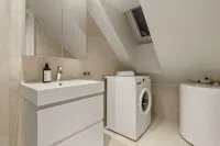 Arctic Homes - Premium Retreat - 2 Baths - Mountain view