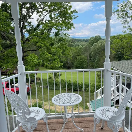 The Sautee Inn Bed & Breakfast