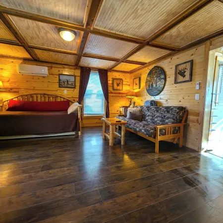 Yellowstone Treasure Guesthouses on the River