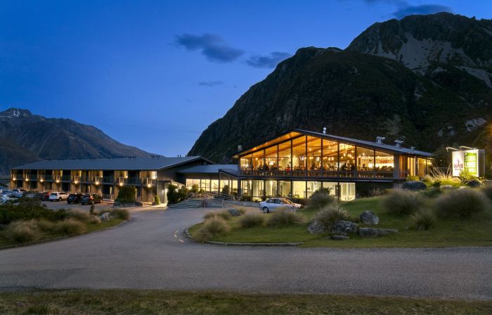 Mt Cook Lodge & Motels