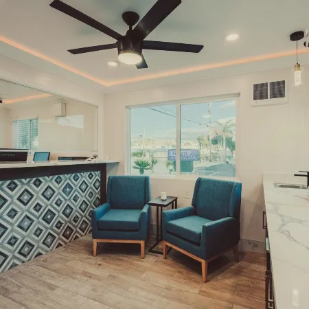 Blufftop Inn & Suites - Wharf/Restaurant District
