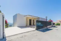 Villa La Perla with private heated pool and great views