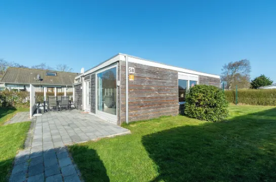 Bungalow in Julianadorp Near Sandy Beach