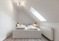 Wonderful apartment "Kuhstall" in a rural location Hotels in Brake