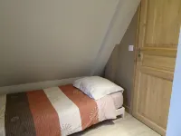 AN INDEPENDENT HOUSE FOR 4 PEOPLE AT PONT L'EVEQUE, BETWEEN HONFLEUR AND DEAUVILLE