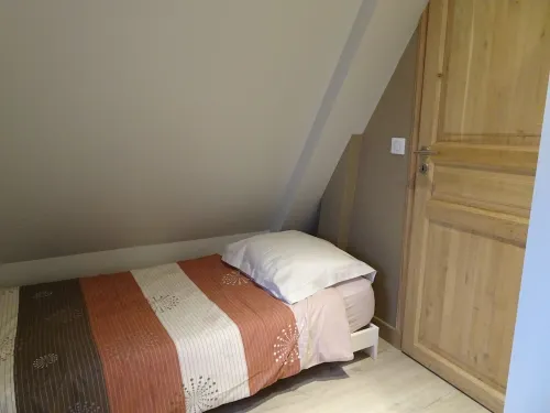 AN INDEPENDENT HOUSE FOR 4 PEOPLE AT PONT L'EVEQUE, BETWEEN HONFLEUR AND DEAUVILLE