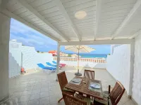 Well maintained bungalow just 3 minutes walk from the white sandy beach