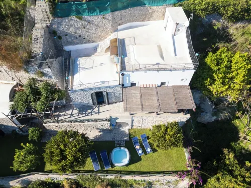 Casa NENNO with garden-solarium and beautiful view of the sea and the coast