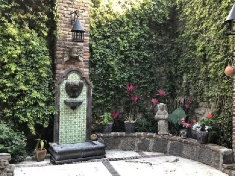 Charming Medieval Private One Bedroom W/ private bathroom  호텔