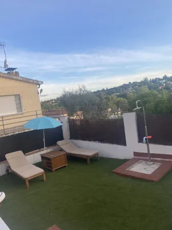 Habitación en Chalet con Piscina