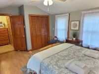 Quaint, Rustic, Quiet Retreat