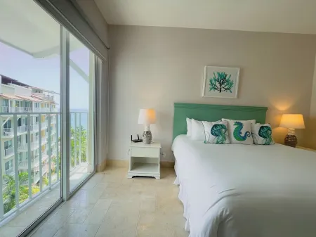 Elegant 2 BR apartment Ocean View