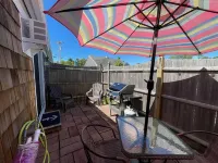 Charming Romantic Studio with Kitchenette, Private Patio. Walk to Beach! Hotel a Dennis Port