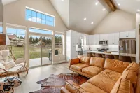 Rustic Home - Central AC, Game room, 4BR, Sleeps10