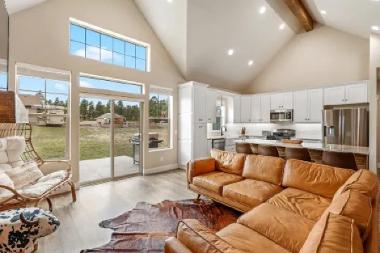 Rustic Home - Central AC, Game room, 4BR, Sleeps10