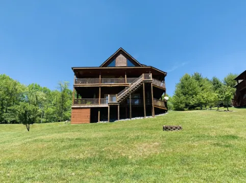 Misty Mountain Cabin w/ gorgeous views