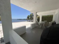 CLEAR OCEAN VIEWS ! Ocean Front  Home in key largo