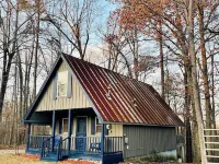 The Getaway - Wi-Fi - Pet Friendly  - New Deck Hotels in Menifee County