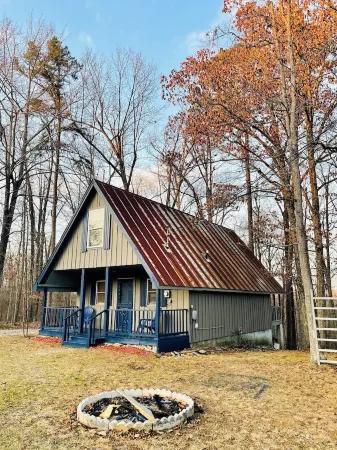 The Getaway - Wi-Fi - Pet friendly - 45 Acres - New Deck