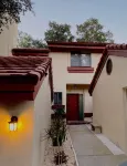 Newly remodeled modern townhouse -15 minutes from Honeymoon Island.