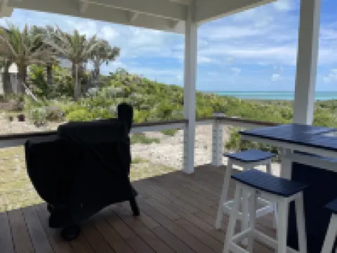 Charming “Poker Face” has Phenomenal Views & Dock Hotels in Elbow Cay