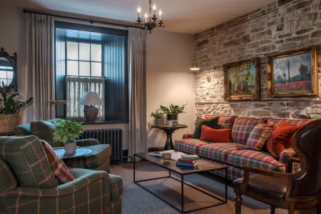 Restored stonehouse in the heart of Perth.