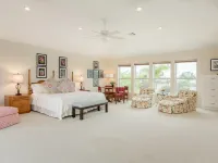 Handicap Accessible Home w 7 Bathrooms & a Pool  - Perfect for Family Gatherings