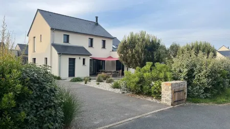 Ideal for families, 5-minute walk from the beach, between Dinard and Saint-Lunaire