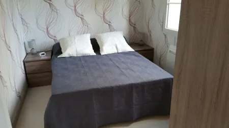 Charming little house entirely renovated 200 m from the port Отели рядом с достопримечательностью «Camping Capfun Joncal»