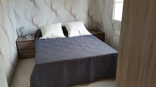 Charming little house entirely renovated 200 m from the port Hotels in Grandcamp-Maisy