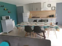 Beautiful house for 8 people Hôtels à : Meslan